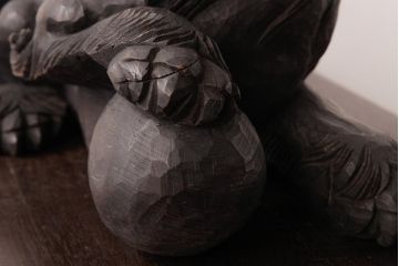 アンティーク雑貨　和製アンティーク　縁起物　総ケヤキ材　木彫りの玉獅子(置き物)