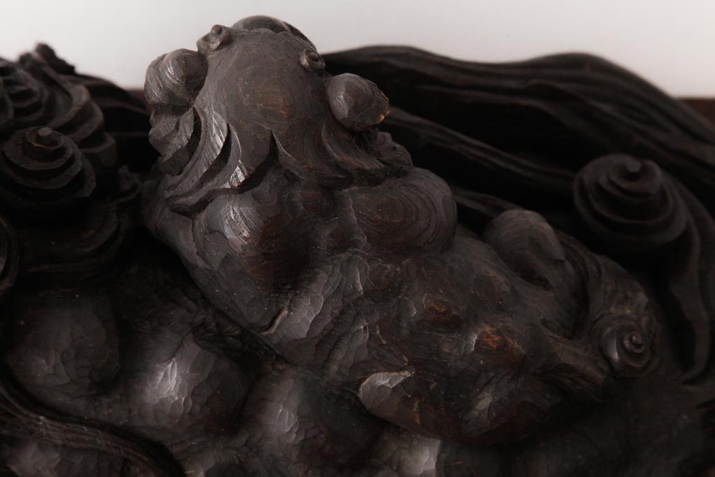 アンティーク雑貨　和製アンティーク　縁起物　総ケヤキ材　木彫りの玉獅子(置き物)