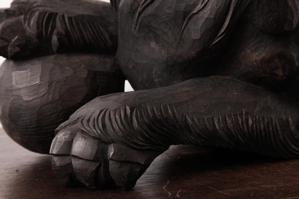 アンティーク雑貨　和製アンティーク　縁起物　総ケヤキ材　木彫りの玉獅子(置き物)