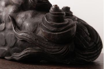 アンティーク雑貨　和製アンティーク　縁起物　総ケヤキ材　木彫りの玉獅子(置き物)