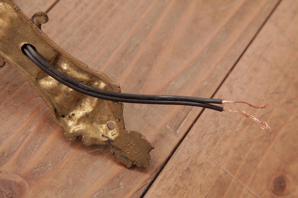 フランスアンティーク　シックなデザインのウォールブラケットライト(壁掛け照明、ランプ)