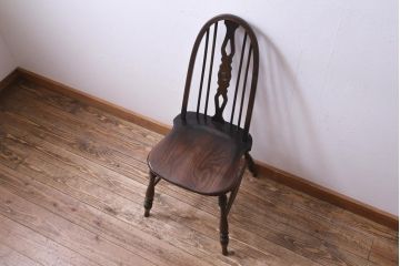 ヴィンテージ家具　イギリスビンテージ　ニレ材・バーチ材　ほっと落ち着く印象与えるチェア(ダイニングチェア)