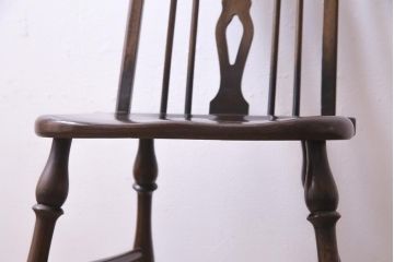 ヴィンテージ家具　イギリスビンテージ　ニレ材・バーチ材　ほっと落ち着く印象与えるチェア(ダイニングチェア)
