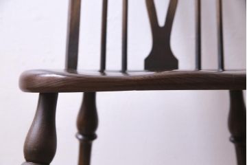 ヴィンテージ家具　イギリスビンテージ　ニレ材・バーチ材　ほっと落ち着く印象与えるチェア(ダイニングチェア)
