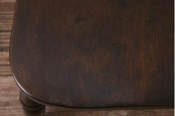 アンティーク家具　イギリスアンティーク　ニレ材・ビーチ材　クラシカルなデザインが品格漂うチェア(ダイニングチェア、板座チェア)