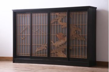 ラフジュ工房オリジナル　書院戸リメイク　松・鷹の図柄が迫力のあるガラス戸棚(収納棚、サイドボード)