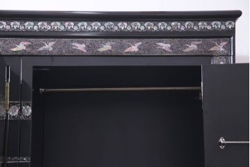 中古　最高級品　豪華絢爛な装飾が存在感を放つ螺鈿細工のワードローブ(衣装ダンス、収納棚)(定価約300万円)