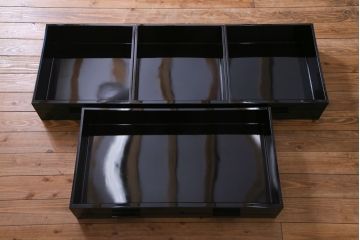 中古　最高級品　豪華絢爛な装飾が存在感を放つ螺鈿細工のワードローブ(衣装ダンス、収納棚)(定価約300万円)