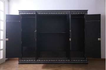 中古　最高級品　豪華絢爛な装飾が存在感を放つ螺鈿細工のワードローブ(衣装ダンス、収納棚)(定価約300万円)