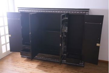 中古　最高級品　豪華絢爛な装飾が存在感を放つ螺鈿細工のワードローブ(衣装ダンス、収納棚)(定価約300万円)