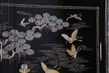 中古　最高級品　豪華絢爛な装飾が存在感を放つ螺鈿細工のワードローブ(衣装ダンス、収納棚)(定価約300万円)