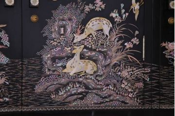 中古　最高級品　豪華絢爛な装飾が存在感を放つ螺鈿細工のワードローブ(衣装ダンス、収納棚)(定価約300万円)