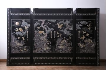 中古　最高級品　豪華絢爛な装飾が存在感を放つ螺鈿細工のワードローブ(衣装ダンス、収納棚)(定価約300万円)