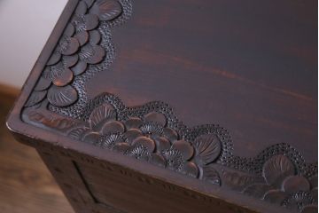 中古美品　伝統工芸　職人技が光る軽井沢彫りのチェスト(衣装箪笥、タンス)