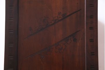 中古美品　伝統工芸　職人技が光る軽井沢彫りのチェスト(衣装箪笥、タンス)