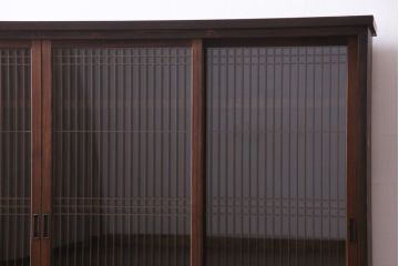 ラフジュ工房オリジナル　リメイク　上品な佇まいが魅力的な書院戸を使ったガラス戸棚(収納棚、サイドボード)