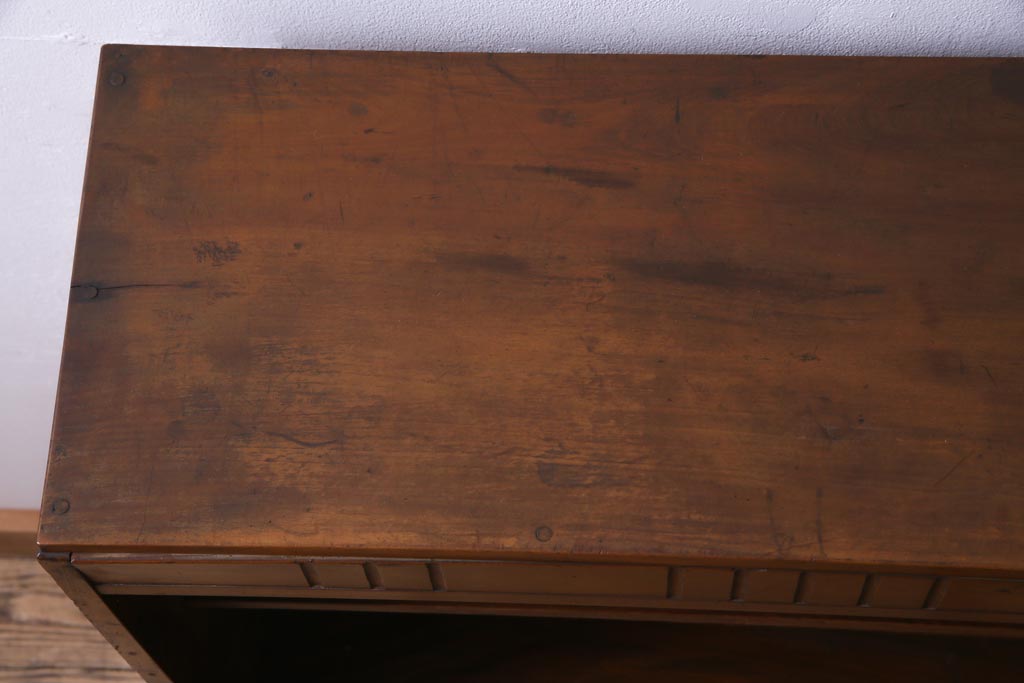 レトロ家具　昭和レトロ　素朴な雰囲気を醸し出す本棚(収納棚、ウッドシェルフ)