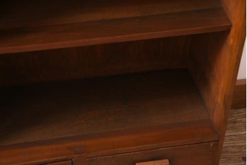 レトロ家具　昭和レトロ　素朴な雰囲気を醸し出す本棚(収納棚、ウッドシェルフ)