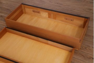 中古　松本民芸家具　衣装盆と取り替えられる棚板付きG型和タンス(チェスト、収納棚、着物箪笥)(定価約67万円)