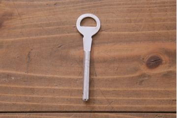 中古　松本民芸家具　衣装盆と取り替えられる棚板付きG型和タンス(チェスト、収納棚、着物箪笥)(定価約67万円)