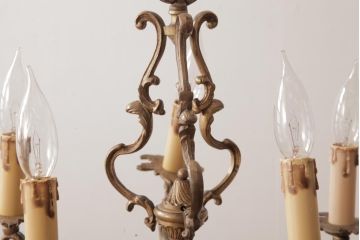 フランスビンテージ　シックな趣きのキャンドル型シャンデリア(5灯、天井照明、吊り下げ照明)