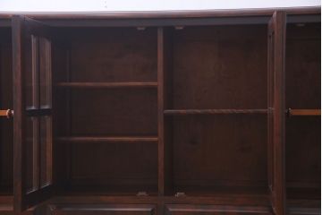 中古　北海道民芸家具　#138　落ち着いた色味のクラシカルなサイドボード(収納棚、戸棚)(1)