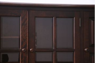 中古　北海道民芸家具　#138　落ち着いた色味のクラシカルなサイドボード(収納棚、戸棚)(1)