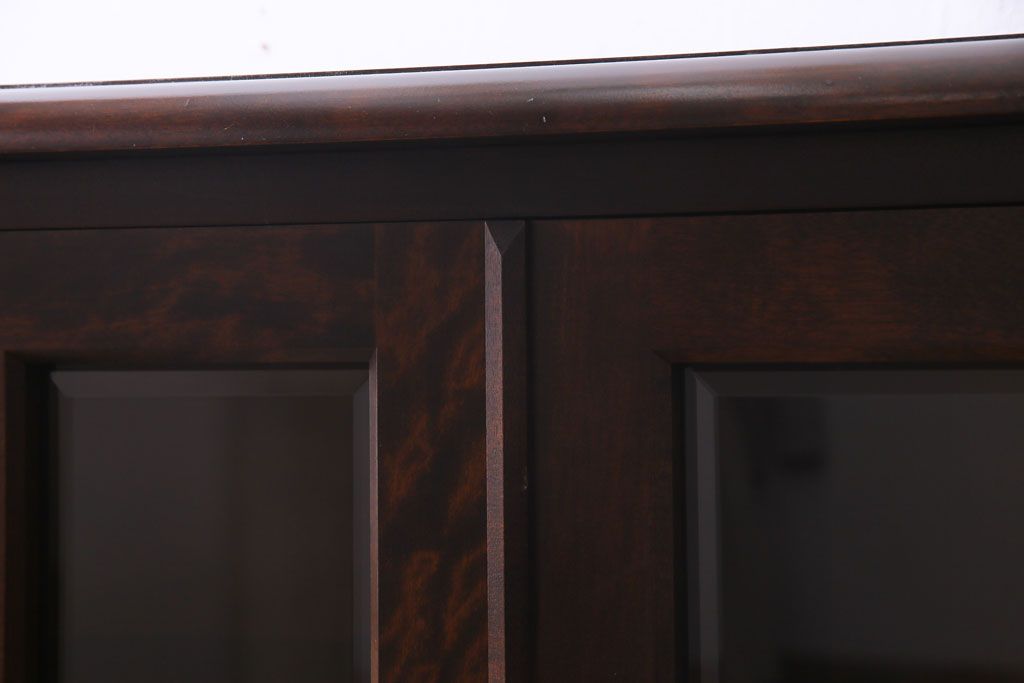 中古　北海道民芸家具　#138　落ち着いた色味のクラシカルなサイドボード(収納棚、戸棚)(1)