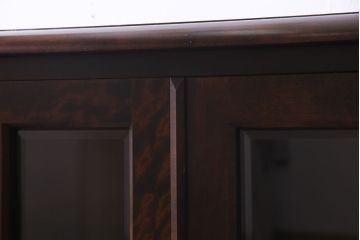 中古　北海道民芸家具　#138　落ち着いた色味のクラシカルなサイドボード(収納棚、戸棚)(1)