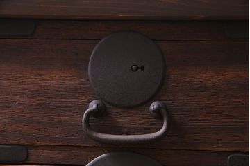 アンティーク家具　和製アンティーク　桐材　明治期の箪笥をリメイクした鉄脚リビングボード(ローボード、チェスト、引き出し、桐箪笥、桐たんす)