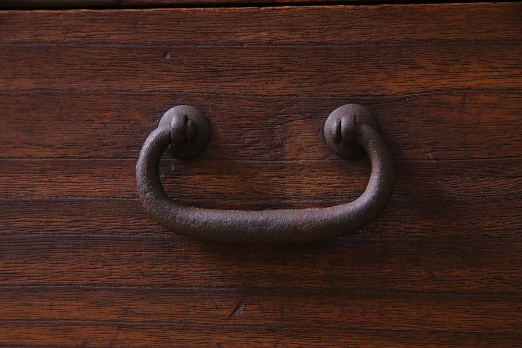 アンティーク家具　和製アンティーク　桐材　明治期の箪笥をリメイクした鉄脚リビングボード(ローボード、チェスト、引き出し、桐箪笥、桐たんす)