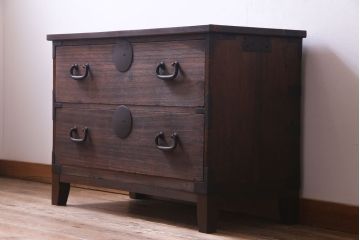 リメイク家具　桐材　素朴な佇まいの脚付き箪笥ローボード(チェスト、引き出し、桐箪笥、桐たんす)