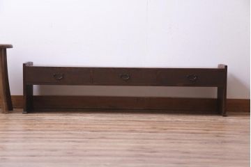 レトロ家具　昭和初期　松材・栗材　奥行スリムが珍しい!横長のレトロな文机(ローボード)