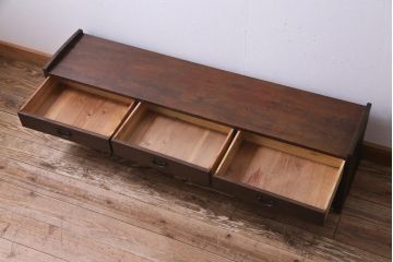 レトロ家具　昭和初期　松材・栗材　奥行スリムが珍しい!横長のレトロな文机(ローボード)