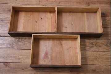 レトロ家具　昭和初期　松材・栗材　奥行スリムが珍しい!横長のレトロな文机(ローボード)