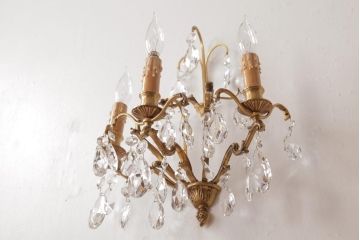 フランスビンテージ　ガラスドロップが煌めく壁掛けシャンデリア(3灯、照明、ウォールブラケット)(2)