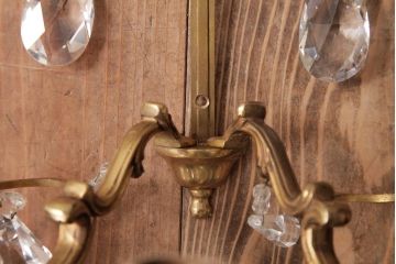 フランスビンテージ　ガラスドロップが煌めく壁掛けシャンデリア(3灯、照明、ウォールブラケット)(2)