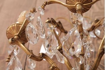 フランスビンテージ　ガラスドロップが煌めく壁掛けシャンデリア(3灯、照明、ウォールブラケット)(2)