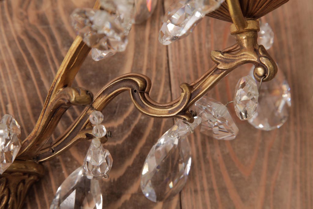 フランスビンテージ　ガラスドロップが煌めく壁掛けシャンデリア(3灯、照明、ウォールブラケット)(2)
