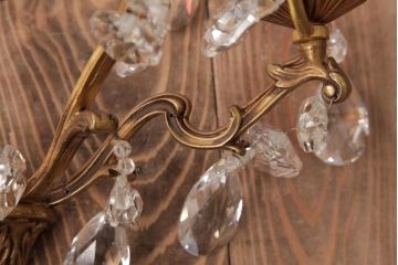 フランスビンテージ　ガラスドロップが煌めく壁掛けシャンデリア(3灯、照明、ウォールブラケット)(2)