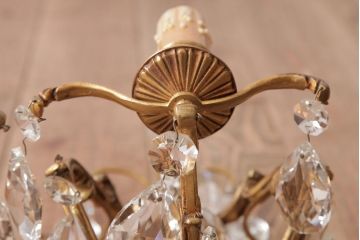 フランスビンテージ　ガラスドロップが煌めく壁掛けシャンデリア(3灯、照明、ウォールブラケット)(2)