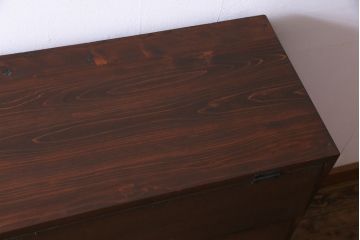 ラフジュ工房オリジナル　ラワンの古材をリメイクしたパタパタ扉の脚付き収納棚(サイドボード)