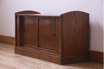 アンティーク家具　和製アンティーク　タモ材　玉杢が味のある雰囲気を漂わせる置き床(ローボード)