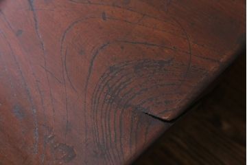 アンティーク家具　昭和初期　天板にケヤキの一枚板を用いたシンプルな文机(センタテーブル)