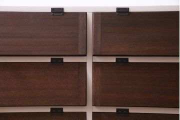 ラフジュ工房オリジナル　コントラストが可愛らしいパタパタ扉のペイント収納棚(戸棚、下駄箱、キャビネット)