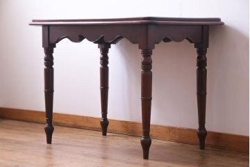 アンティーク家具　フランスアンティーク　マホガニー無垢材一枚板使用　優雅なデザインのカフェテーブル(ダイニングテーブル)