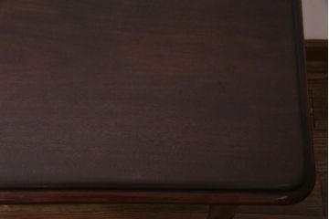 アンティーク家具　フランスアンティーク　マホガニー無垢材一枚板使用　優雅なデザインのカフェテーブル(ダイニングテーブル)