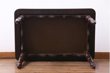 アンティーク家具　フランスアンティーク　マホガニー無垢材一枚板使用　優雅なデザインのカフェテーブル(ダイニングテーブル)