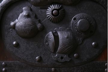 和製アンティーク　明治期　欅の杢目や風合いが美しい富山蔵戸(建具、引き戸、玄関戸)