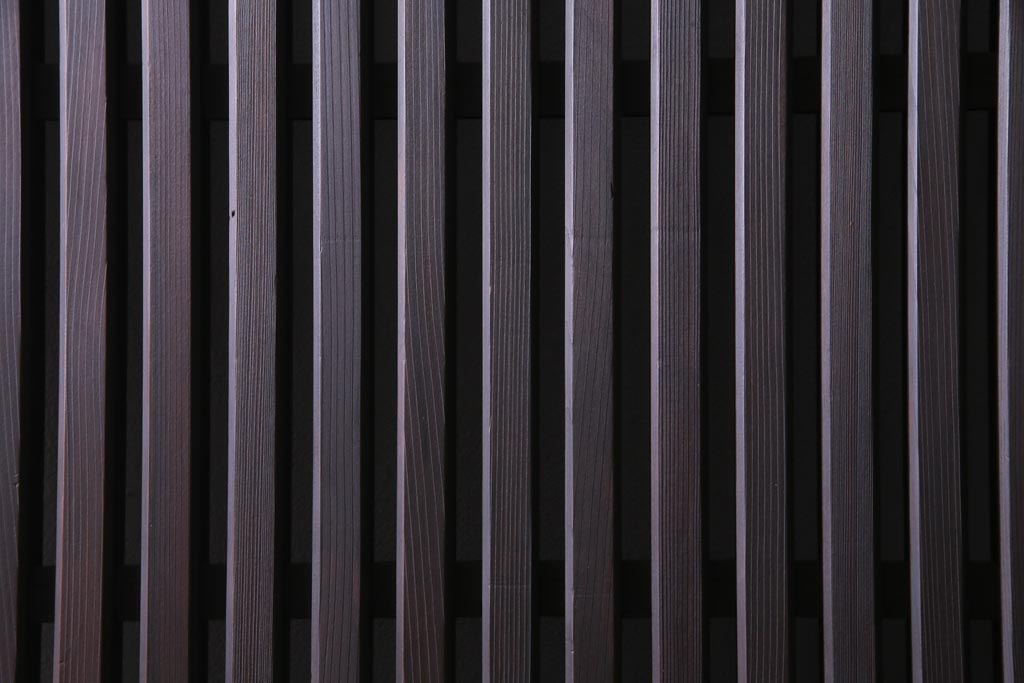 和製アンティーク　大正昭和初期　ヒノキ材の木肌と格子が上品な雰囲気を醸し出す蔵戸(建具、引き戸、玄関戸)